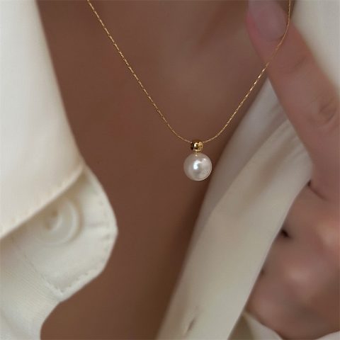 Elegant Simple Style Round Titanium Steel Artificial Pearls Inlay Pendant Necklace