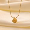 Light Luxury 18K Real Gold Stainless Steel Striped Fan-Shaped Shell Texture Necklace